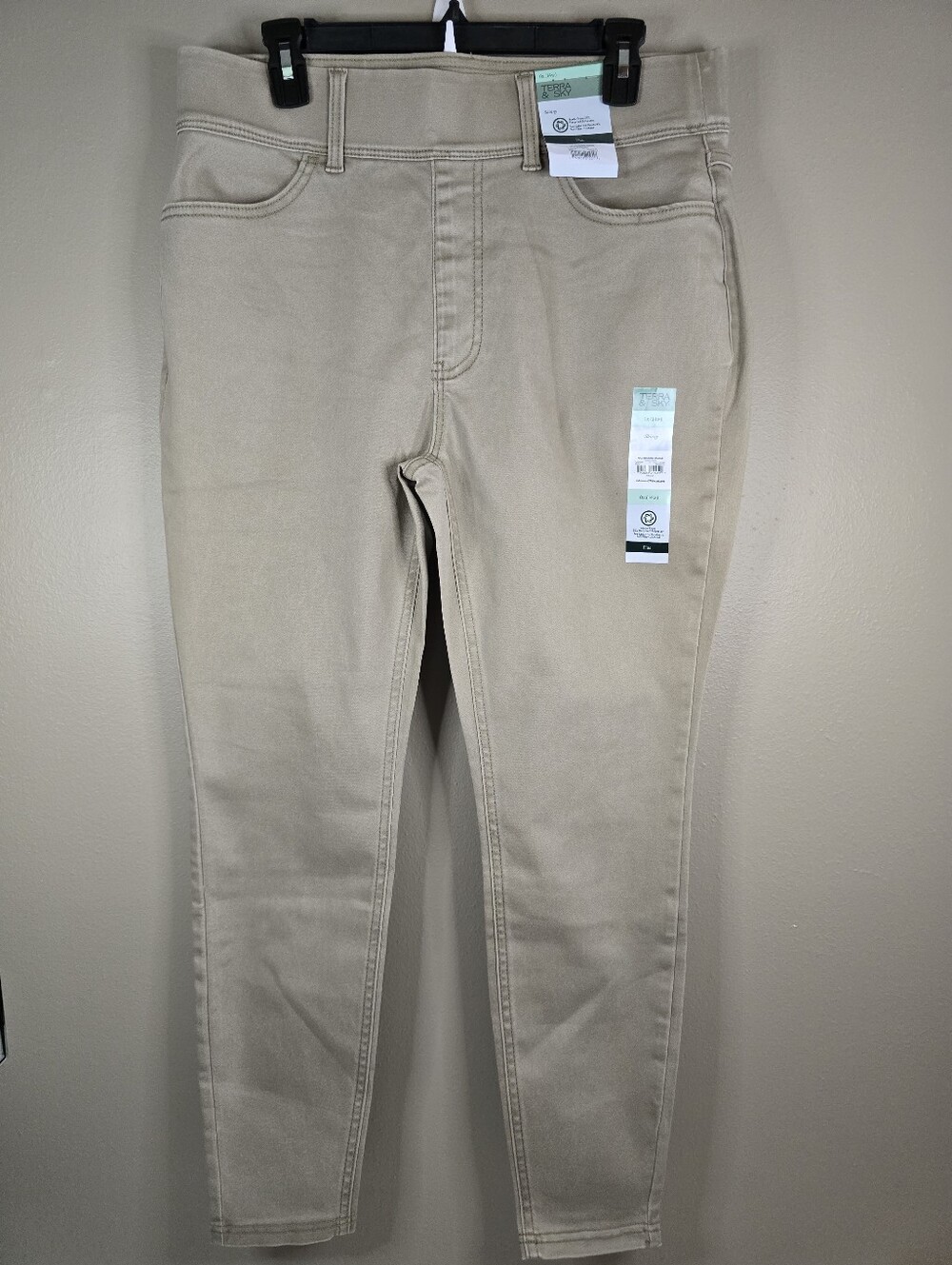 Terra & Sky Women's Pull On High Rise Skinny Jeggings, 28" Inseam Size 0X (14W)